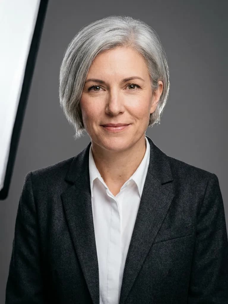 Business headshots AI prompt examples — generated on BananaBanana